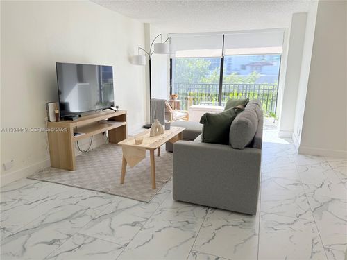 apt-519-16909 N Bay Rd, Sunny Isles Beach, FL, 33160-4225 | Card Image