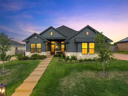 10201 Castleberry Ln, Waco, TX, 76712-4320 | Card Image