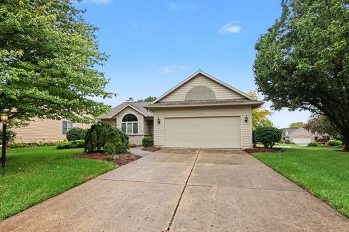 6915 Fairway Vista Dr Se, Caledonia, MI, 49316-9059 | Card Image