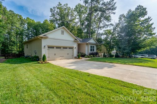 157 Wylie Trl, Statesville, NC, 28677-9806 | Card Image