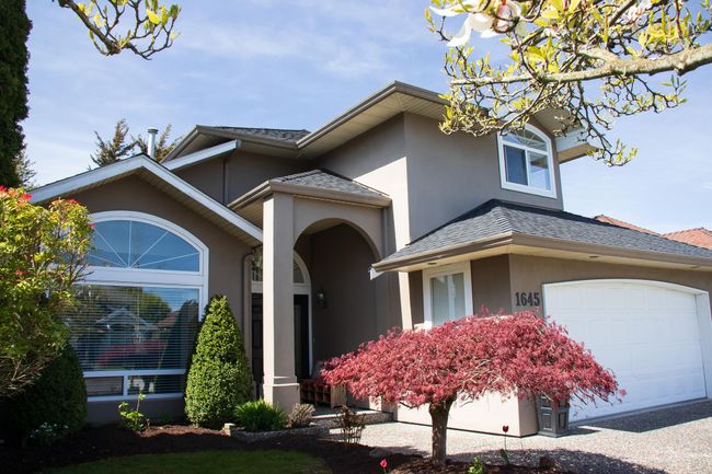 1645 Golf Club Drive, House other with 3 bedrooms, 2 bathrooms and 4 parking in Delta BC | Image 1