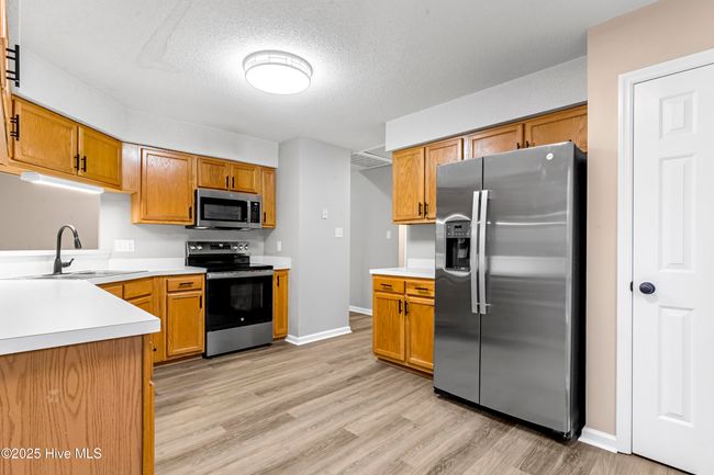401 Pebble Ln, House other with 3 bedrooms, 2 bathrooms and 2 parking in Jacksonville NC | Image 6