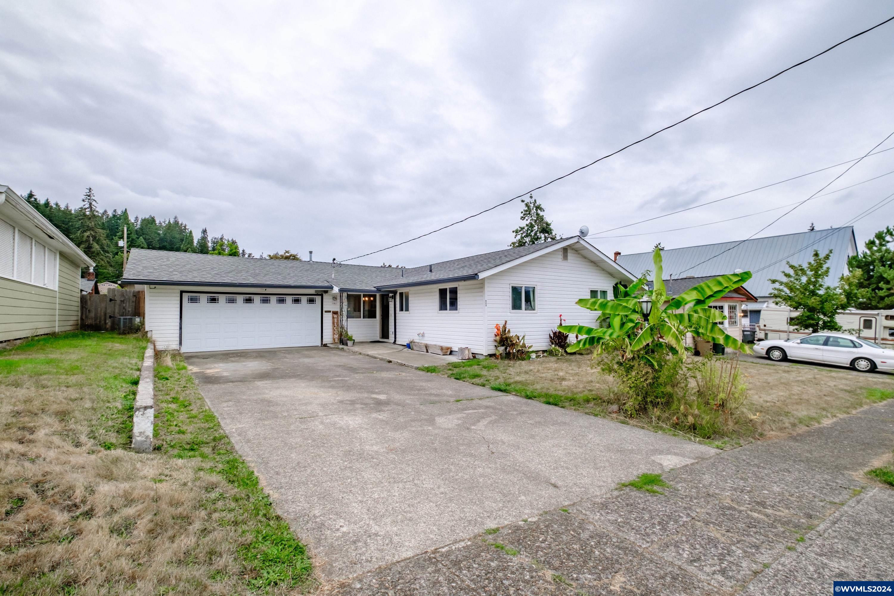 6th Ave, Sweet Home, OR 97386