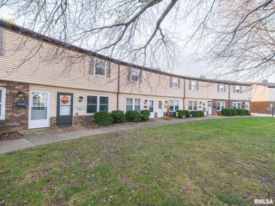 1934 Canterbury Drive, Condo with 2 bedrooms, 1 bathrooms and null parking in Washington IL | Image 3