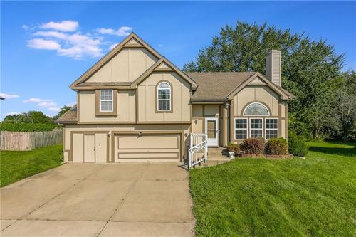 12317 Crystal Ave, Grandview, MO, 64030-2084 | Card Image