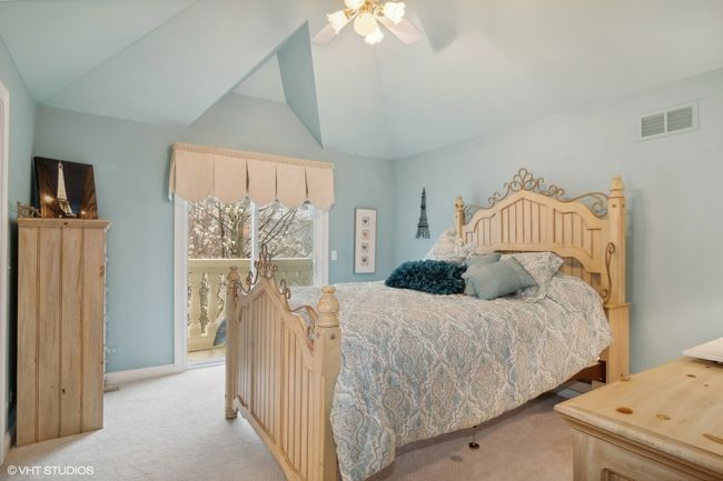 Large walk in closet, ensuite bath with tub/shower | Image 23