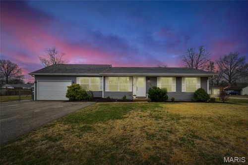 384 Peffer Ln, Fenton, MO, 63026-2825 | Card Image