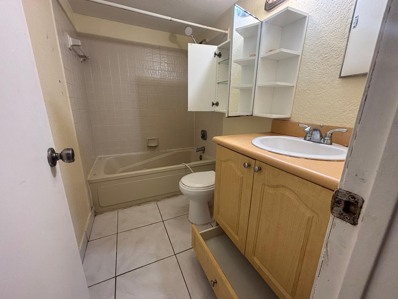 Residential in Pembroke Pines 3