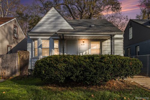 9336 Sussex St Street, Detroit, MI, 48228 | Card Image