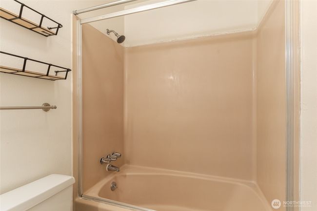 Bathroom | Image 14