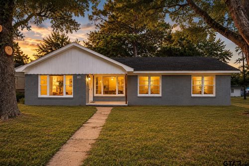 502 N Tyler St, Big Sandy, TX, 75755-2207 | Card Image