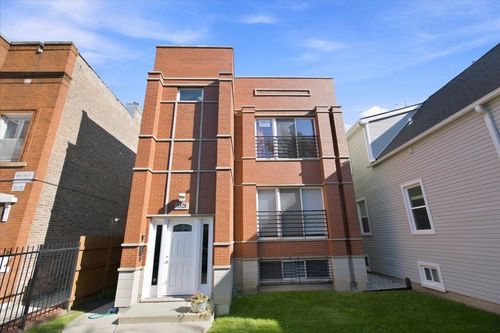 g-3528 W Shakespeare Avenue, Chicago, IL, 60647 | Card Image