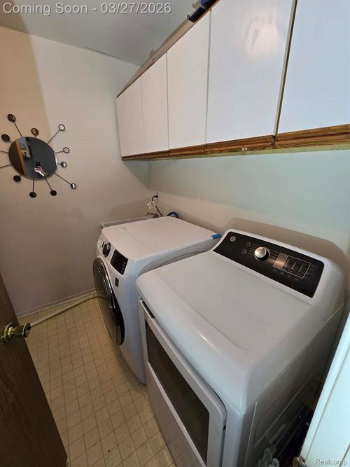 29564 Clarita St, Livonia, MI, 48152-1944 | Card Image