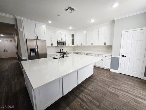 7055 Fort Tule Ave, Las Vegas, NV, 89179-1211 | Card Image