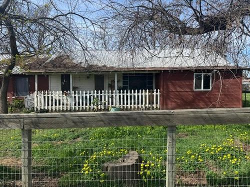 560 S Recreation Ave, Fresno, CA, 93702-3132 | Card Image