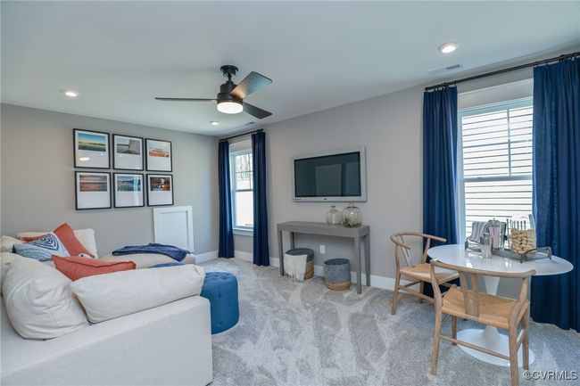 The second floor features a loft, an additional bedroom with walk-in closet and a full bath with tub/shower combo. | Image 20
