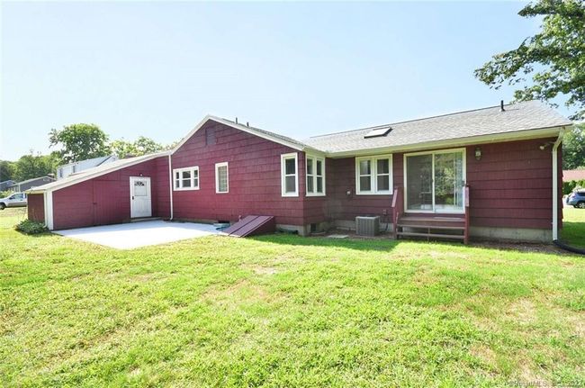 70 Strong Rd, House other with 3 bedrooms, 2 bathrooms and null parking in South Windsor CT | Image 20