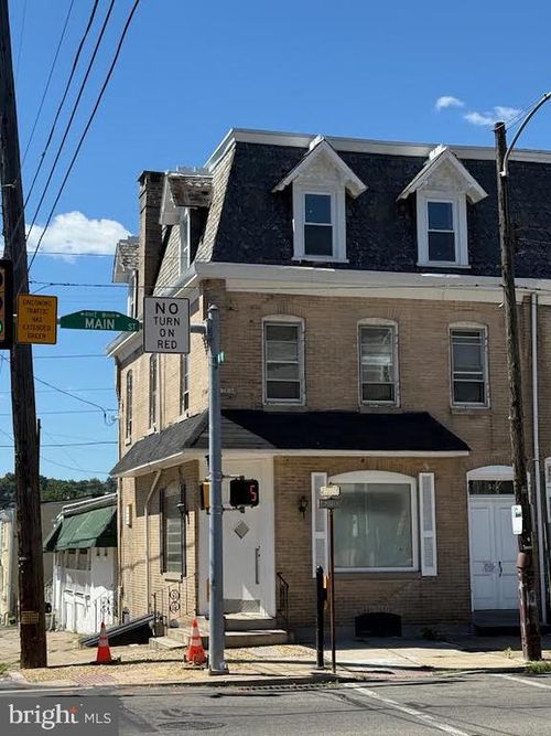 574 E Main St, NORRISTOWN, PA, 19401-5121 | Card Image