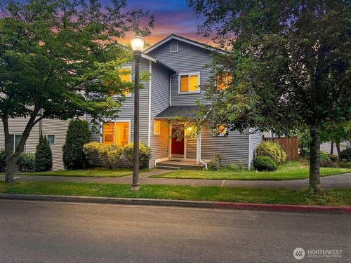 3813 E Q St, Tacoma, WA, 98404-4627 | Card Image