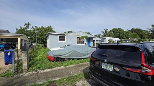 15694 Ne 10th Ct, North Miami Beach, FL, 33162-5346 | Card Image
