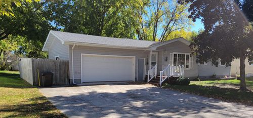 1504 N 6th St, Montevideo, MN, 56265-1104 | Card Image