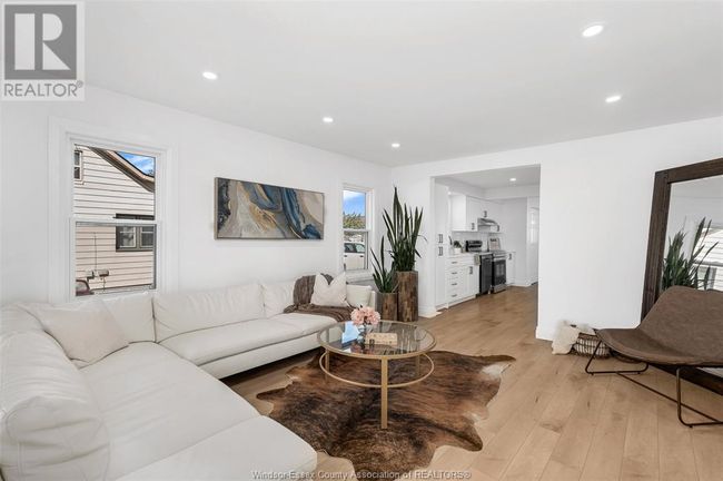 2968 Langlois Ave, House other with 3 bedrooms, 1 bathrooms and null parking in Windsor ON | Image 6