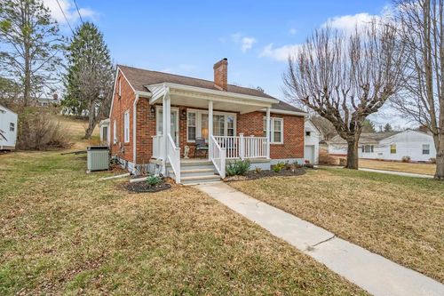 455 Valley St, Wytheville, VA, 24382-1130 | Card Image