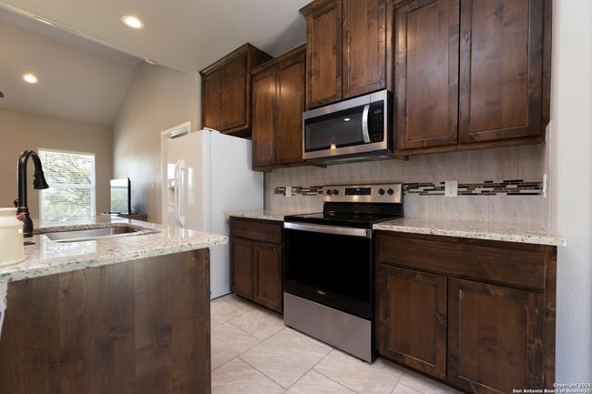 1407 Tanglewood Trl, House other with 3 bedrooms, 2 bathrooms and null parking in Spring Branch TX | Image 7