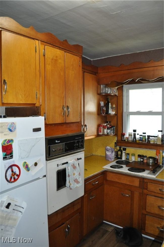 82 W 1 St St, House other with 5 bedrooms, 2 bathrooms and null parking in Frazeysburg OH | Image 36