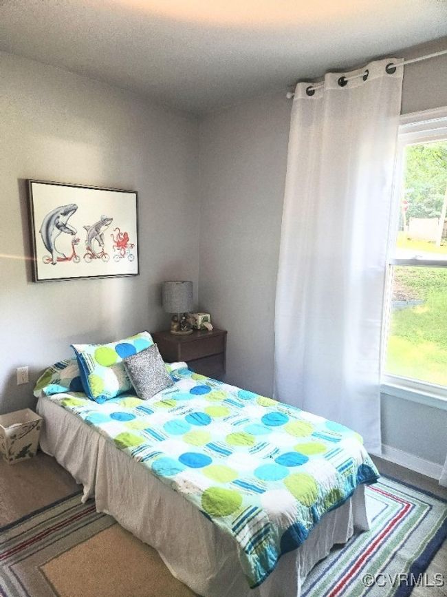 View of bedroom | Image 15