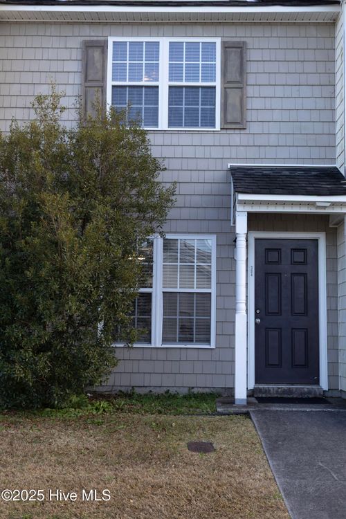 304 Streamwood Dr, Jacksonville, NC, 28546-8350 | Card Image