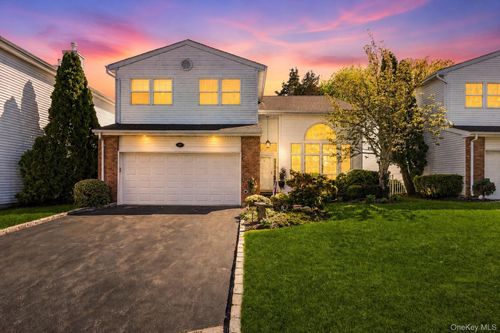 96 Fairway View Dr, Commack, NY, 11725-4449 | Card Image