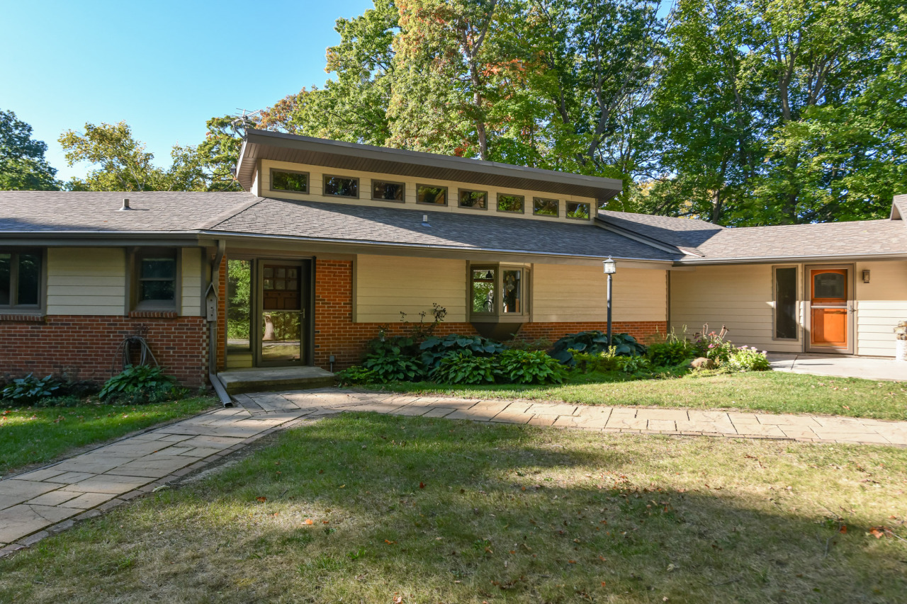 Northwestern Ave, Mount Pleasant, WI 53405