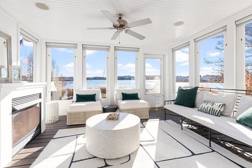 25 Bay St, Hull, MA, 02045-2947 | Card Image