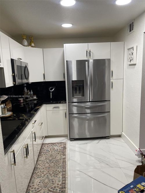apt-l5-7120 Fairway Dr, Miami Lakes, FL, 33014-6923 | Card Image