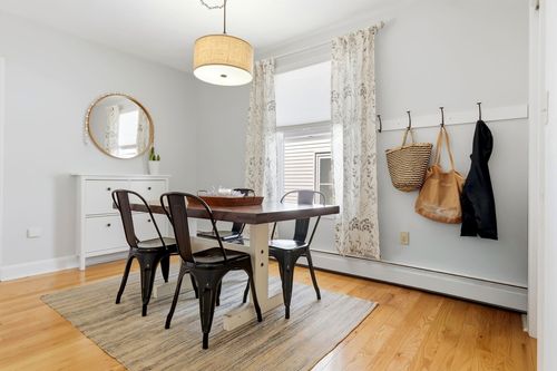 22 Myrtle St, Beverly, MA, 01915-3316 | Card Image