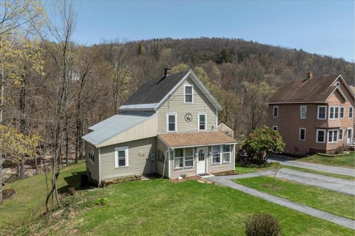 313 Tunnel St, Readsboro, VT, 05350-6704 | Card Image