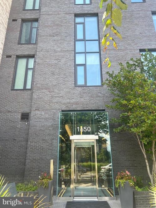 apt-1608-1650 Silver Hill Dr, MCLEAN, VA, 22102-3077 | Card Image