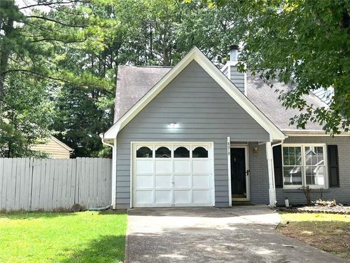 8019 Woodlake Dr, Riverdale, GA, 30274-3961 | Card Image