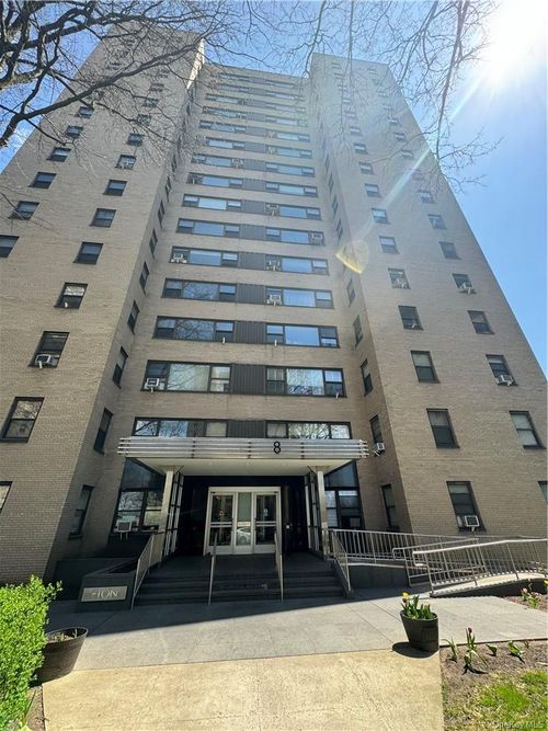 1b-8 Fordham Hill Oval, Bronx, NY, 10468-4852 | Card Image