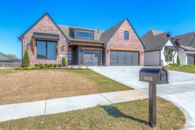 13635 S 21st Place E, House other with 3 bedrooms, 2 bathrooms and null parking in Bixby OK | Image 2