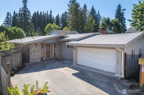 29-1028 135th St Sw, Everett, WA, 98204-7302 | Card Image