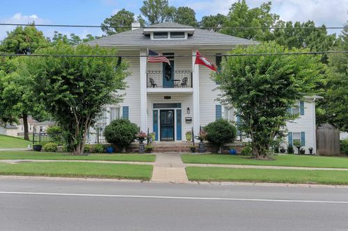 611 W Court St, Paragould, AR, 72450-4248 | Card Image