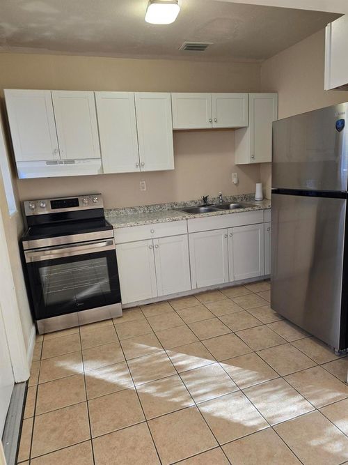 346 W 15th St, Riviera Beach, FL, 33404-6108 | Card Image