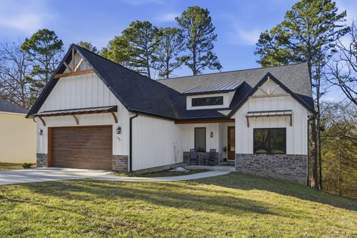 145 Nathan Dr, Hollister, MO, 65672-6129 | Card Image