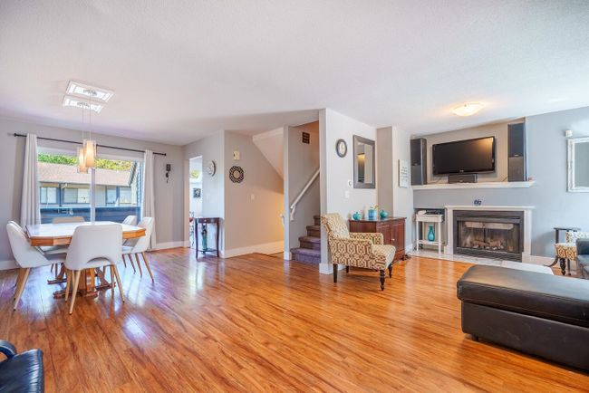 8575 Woodgrove Place, Townhouse with 4 bedrooms, 3 bathrooms and 3 parking in Burnaby BC | Image 6