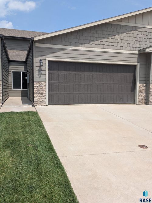 5513 S Seville Pl, Sioux Falls, SD, 57108-7574 | Card Image