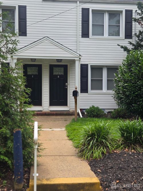3 Elm Ct, Metuchen, NJ, 08840-1311 | Card Image
