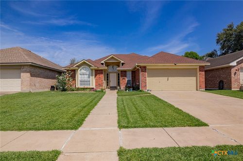 214 Belmoor Ln, Victoria, TX, 77904-2905 | Card Image