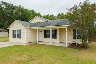 525 Bryson Circle, House other with 4 bedrooms, 2 bathrooms and 2 parking in Hahira GA | Image 2